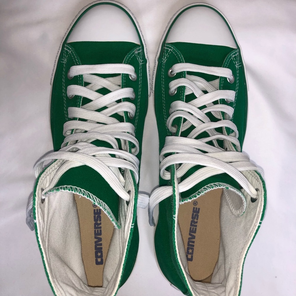 Green Chuck Taylor Converse High Tops, 10.5 M - Picture 4 of 8